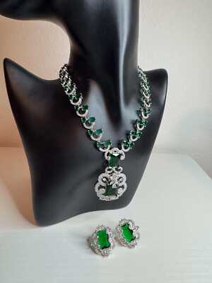 Elegant Green Crystal Necklace and Earring Set   Luxurious Jewelry for Women Per