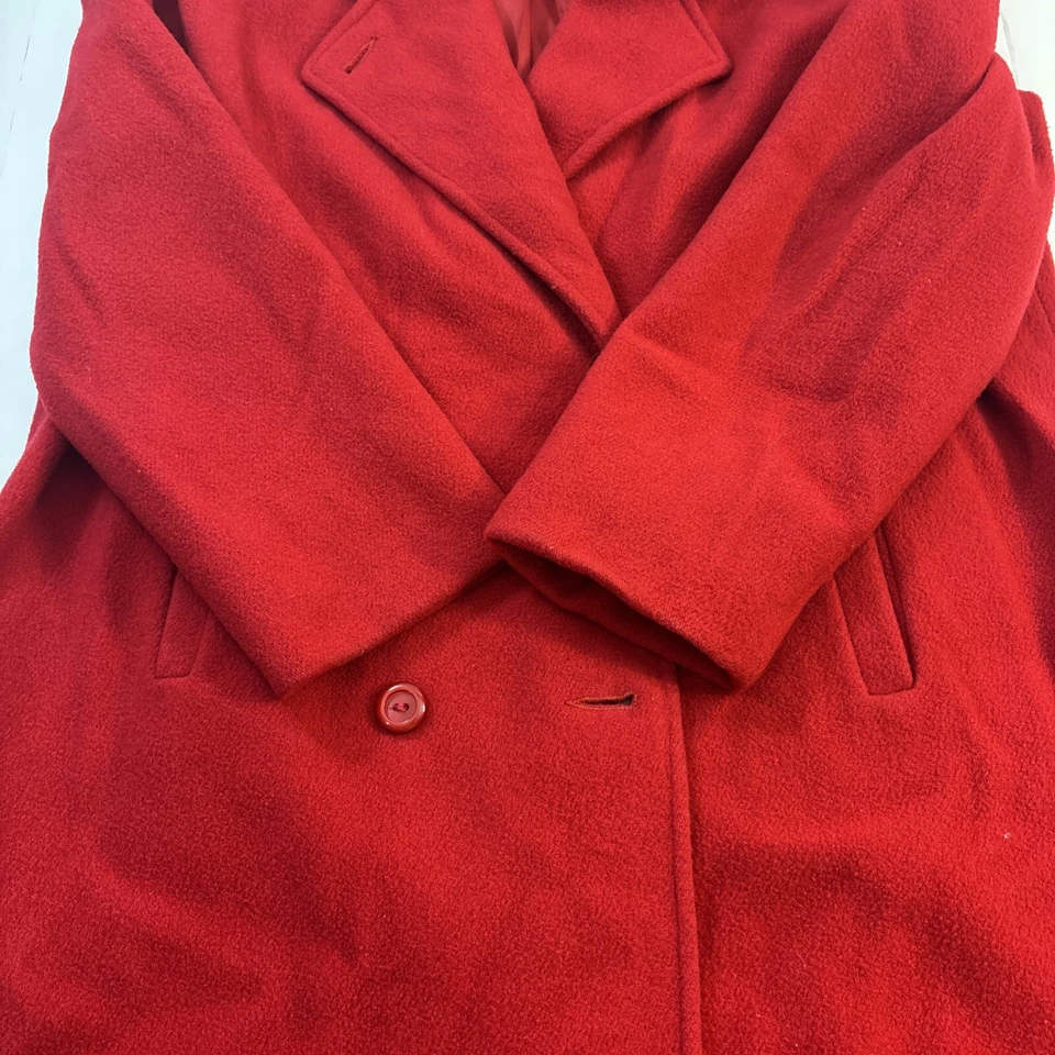 Women’s S-M Red Fleece International Scene Long Coat Made In uSA - Image 4 of 4