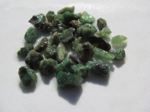 MARAVILLOSO lote. Cristales de granate Tsavorite/Tanzania 90 quilates - Imagen 6 de 6