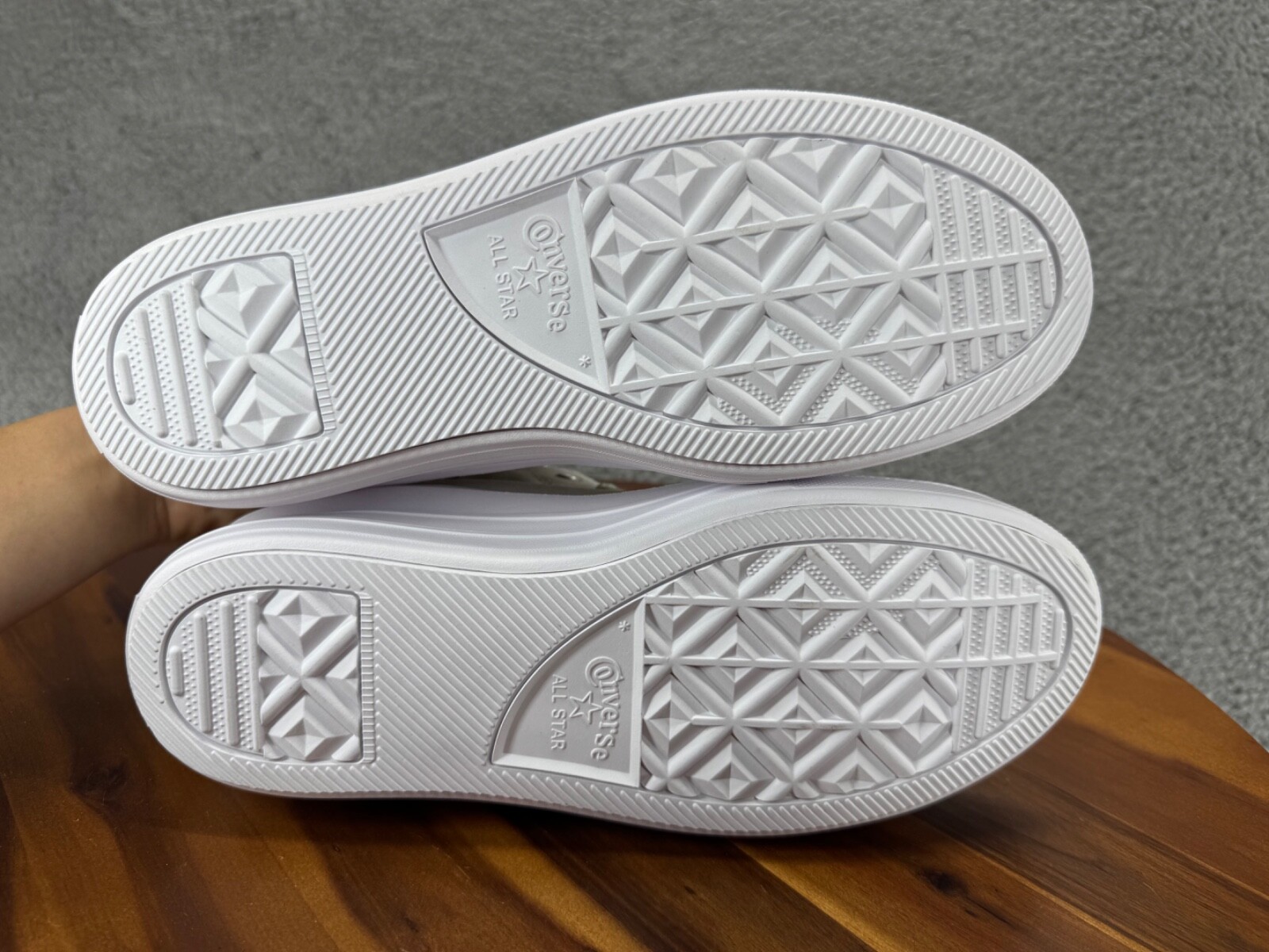 Converse Women's Chuck Taylor All Star Move Size 11 Platform Sneaker Floral Shoe thumbnail 8