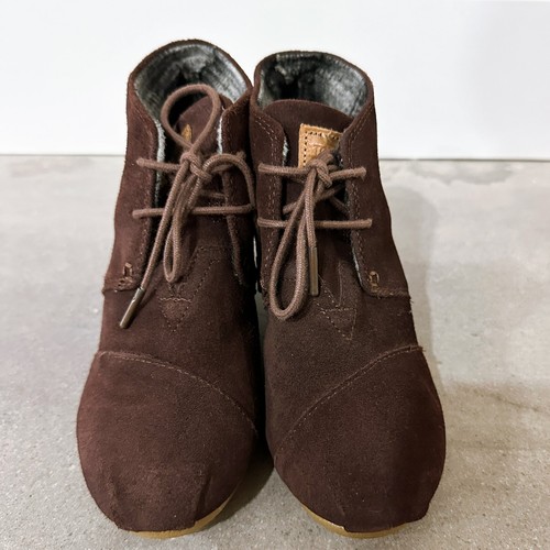 Toms Suede Lace Up Wedge Heel Shoe Booties Sneakers Chocolate Brown Size 7W - Picture 2 of 10
