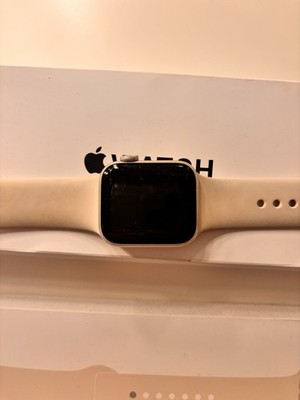 Apple Watch SE (2. Gen) 40 mm Aluminium GPS 32 GB Beige Sportarmband