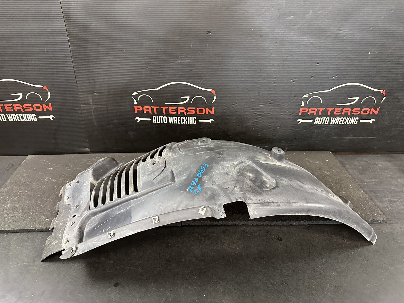 14-20 MASERATI GHIBLI FRONT DRIVER LEFT WHEEL INNER FENDER LINER SPLASH GUARD