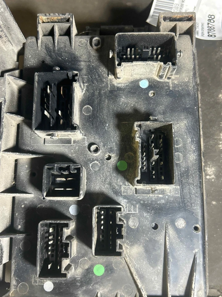 Fits 2008 Dodge Magnum Engine Fuse Box OEM:04692170AG Foto 2 de 4