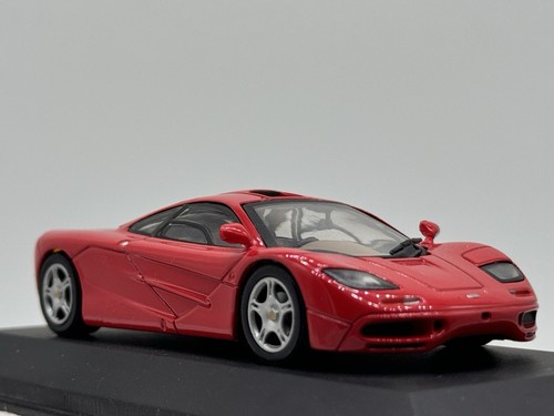 Minichamps McLaren F1 Roadcar rojo - en embalaje original 1:43