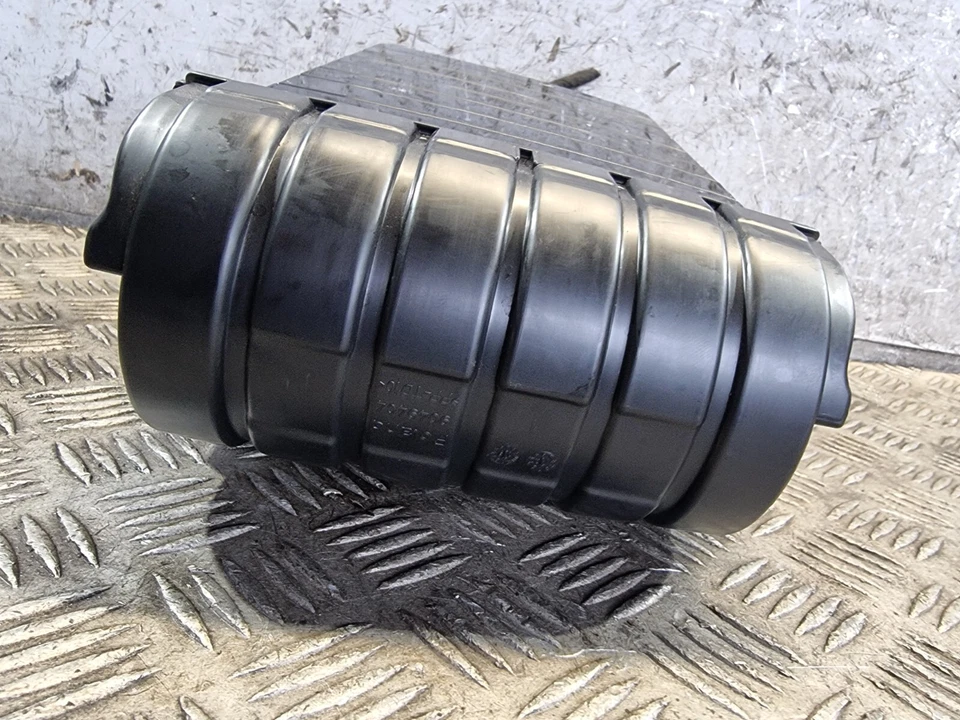 MERCEDES A180 PORTAVASOS CONSOLA CENTRAL A1776805701 1,5 L DSL AUTOMÁTICO 2019 W177 AMG Foto 4 de 4