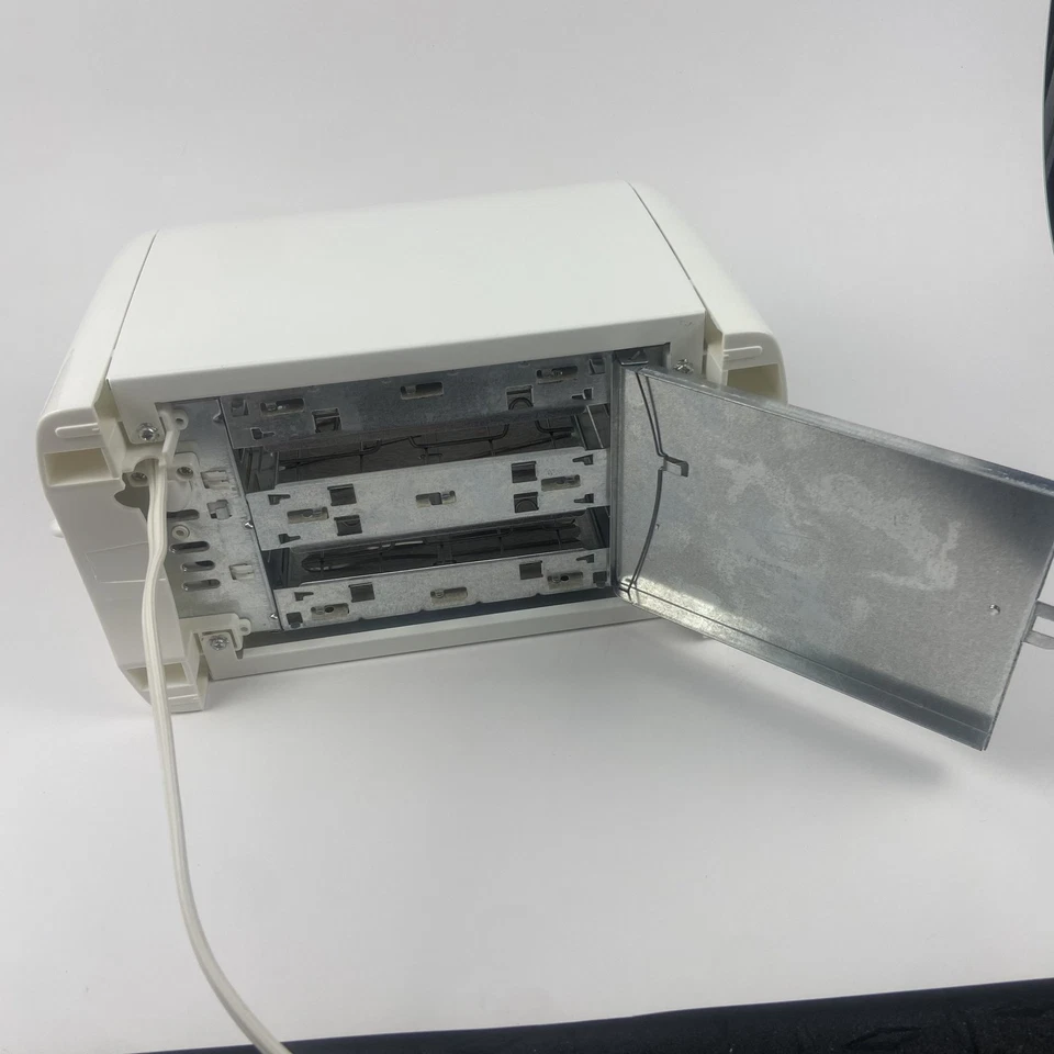 Proctor Silex Cool-Wall Toaster Model 22605 White – New in Box Auto Shutoff - Image 4 of 4