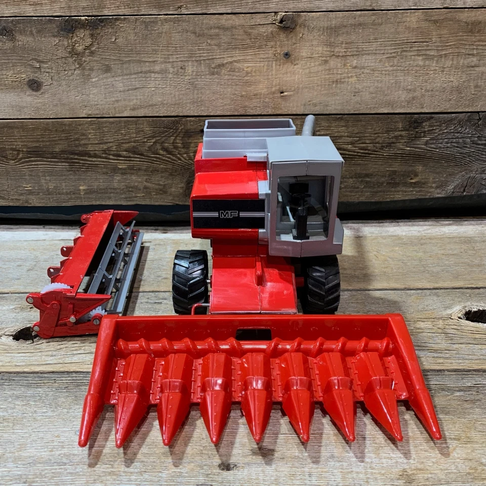 ERTL, Massey Ferguson 850 Combine Harvester, 1:16 Scale, Diecast - Image 3 of 4