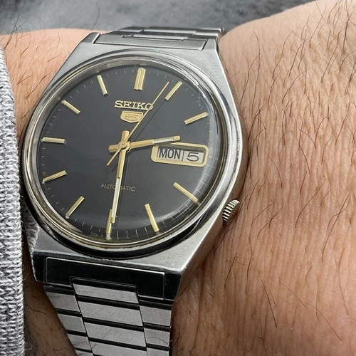 Seiko 5 Automatic 7009-3140 Day Date Vintage Men’s Watch Black Dial runs