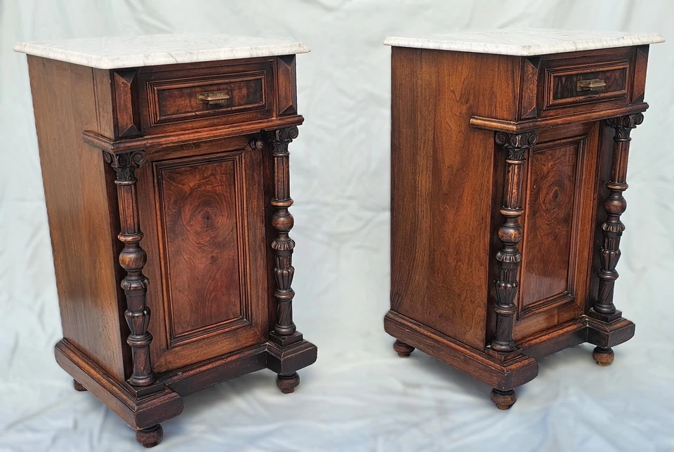 Par de mesitas de noche antiguas estilo francés renacentista mármol nogal 1890 Foto 4 de 4