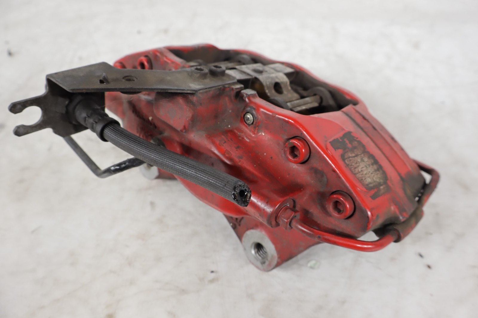 Maserati Ghibli 2014-2024 Rear Right Brembo brake caliper with pads Red