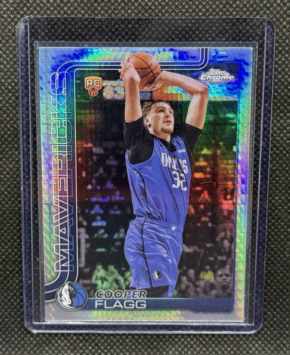 Cooper Flagg Prism Refractor #251 Mavericks 2025-26 Topps Chrome RC