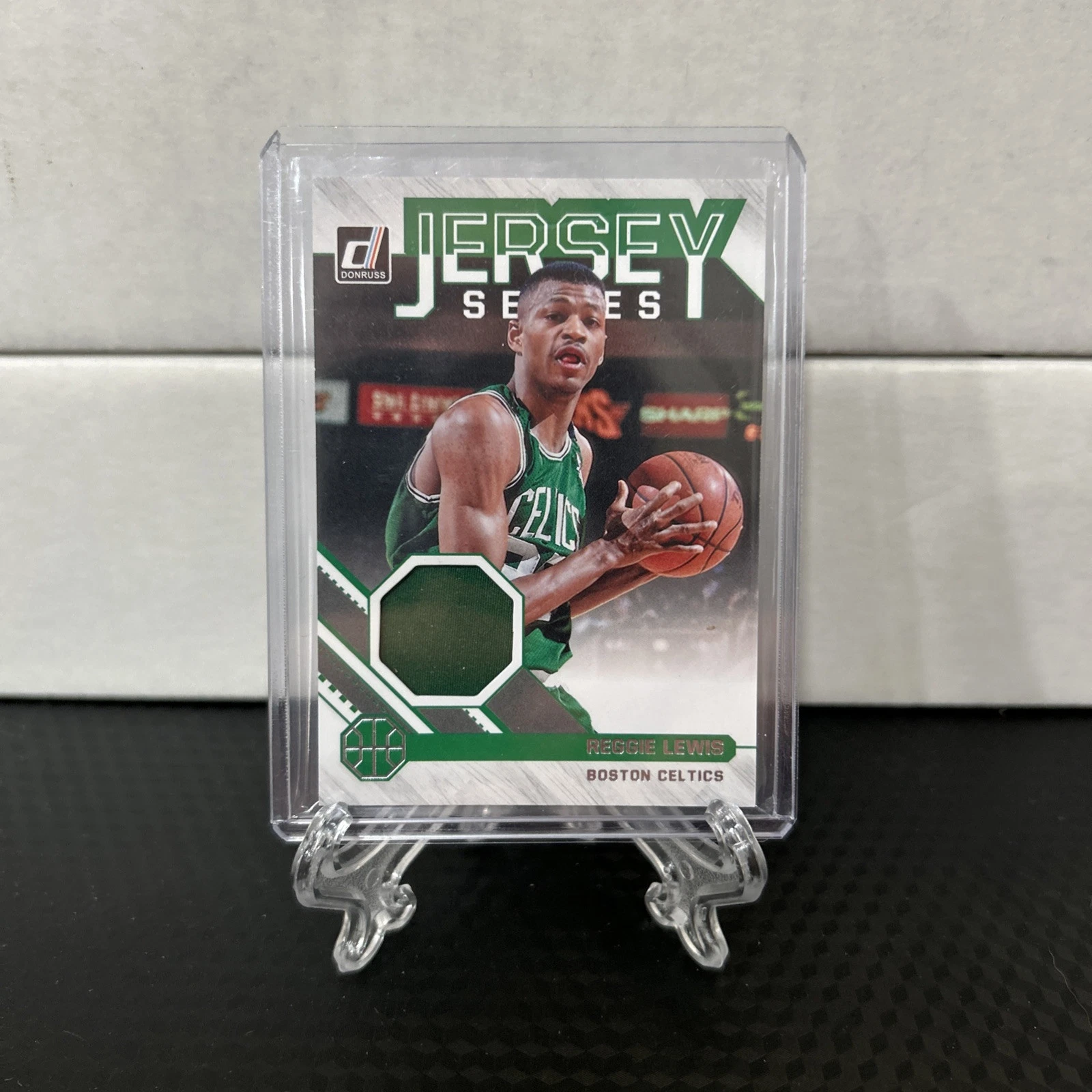 Reggie Lewis trading card