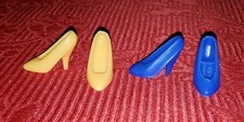 Barbie Puppenschuhe 1x gelb 1x blaue Abs&auml;tze.