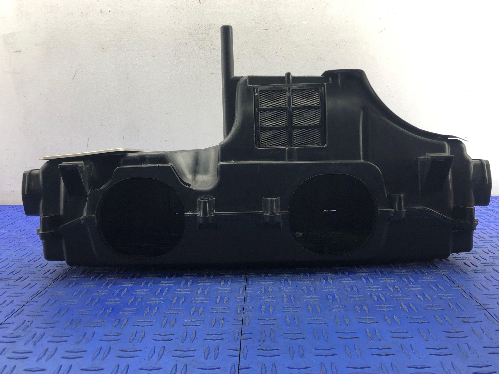 2008-2015 AUDI R8 4.2L ENGINE AIR INTAKE FILTER BOX CLEANER HOUSING 420133845
