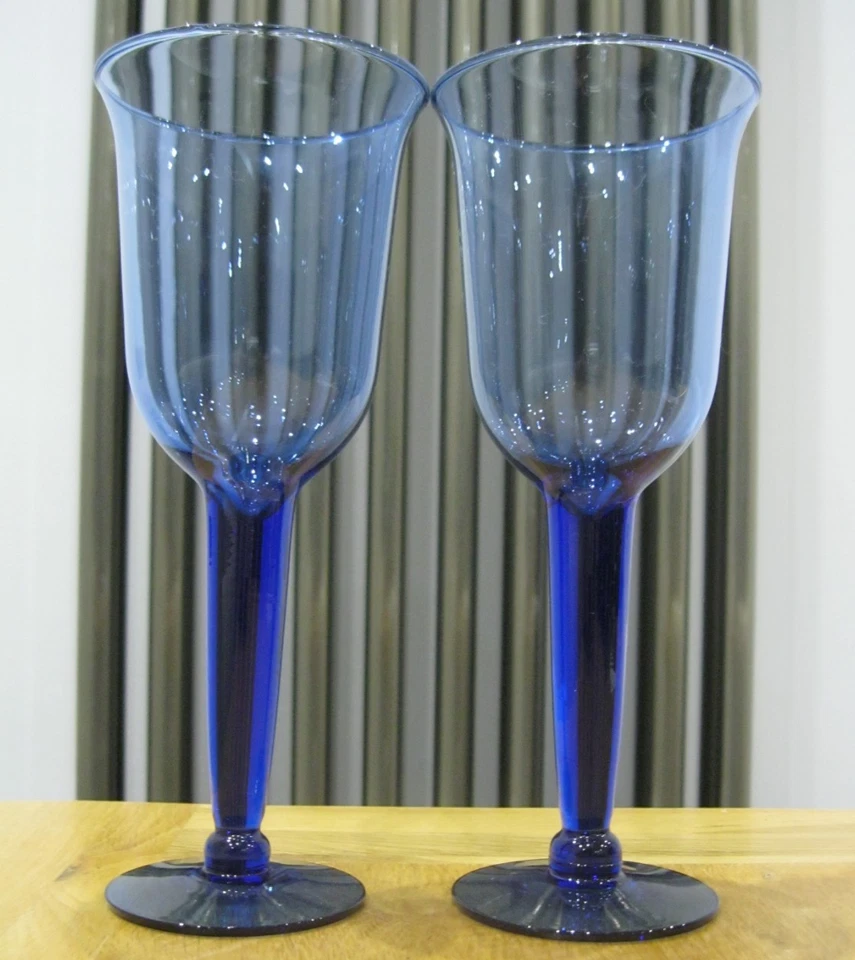 2x Cobalt Blue Wine Glasses/Wine Goblets - Excellent Conditon - Image 2 of 4
