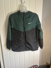 Nike Repel Windrunner jacket in a green and black Size Medium