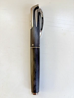 Visconti Pininfarina LE Fountain Pen #621/930 Carbongrafite Smartouch Nib - Image 1 of 4