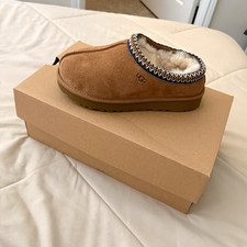 UGG Tasman Slipper in the Chestnut colorway. soft suede, women  s 5