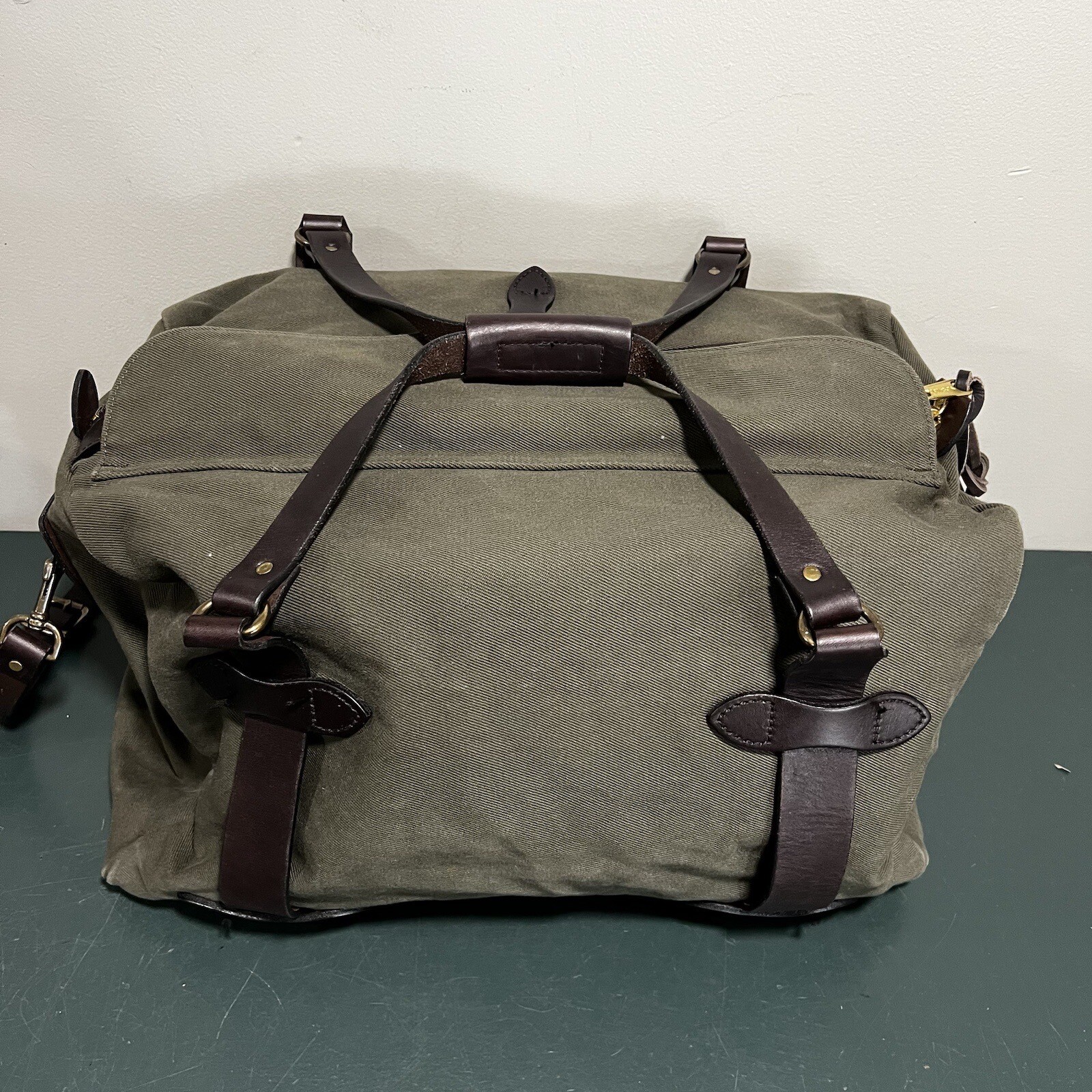 FILSON MEDIUM RUGGED TWILL & LEATHER DUFFLE BAG OTTER GREEN YKK Zippers 43L NICE eBay