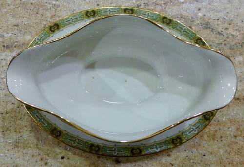 WM GUERIN & CO - LIMOGES - FRANCE - GRAVY BOAT WITH UNDERPLATE - Picture 2 of 6