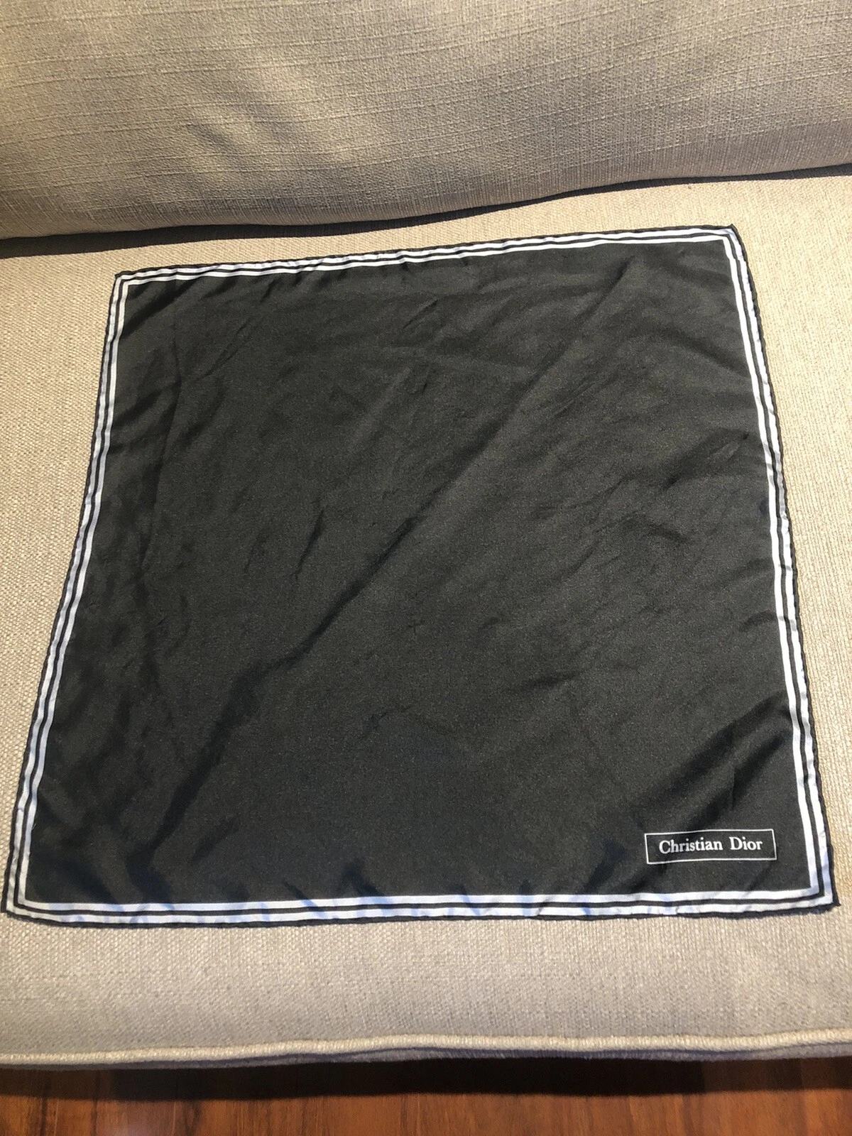 Foulard vintage Christian Dior 100% soie roulé main