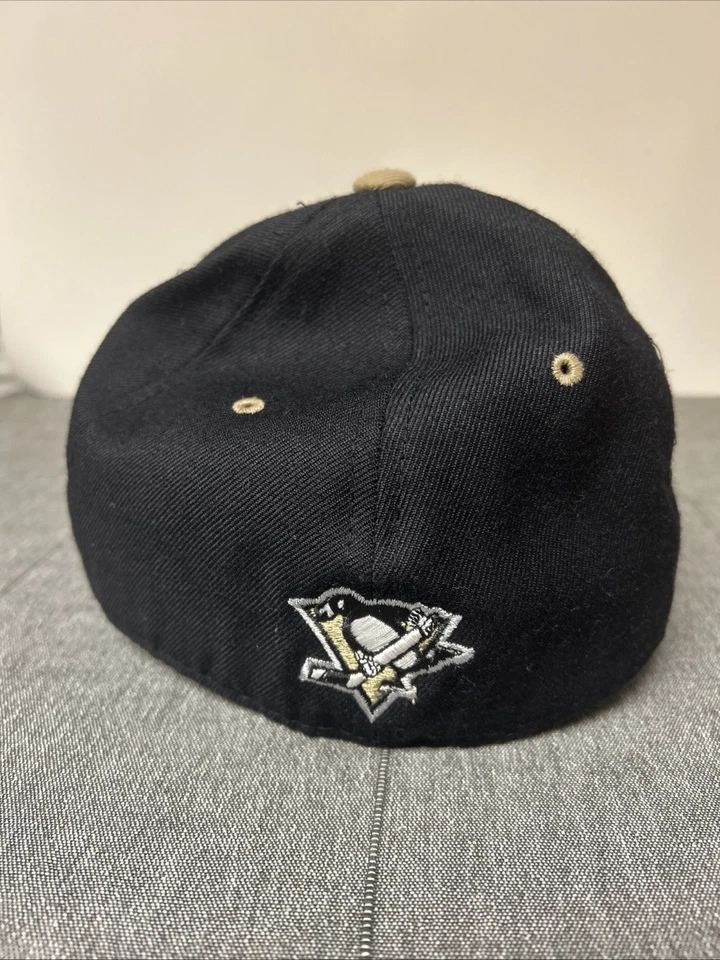 Бейсболка Pittsburgh Penguins NHL Zephyr черная/золотистая облегающая 7 1/4 35% шерсть 65% акрил - Изображение 2 из 4