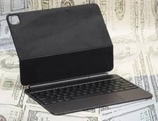 Apple Magic Keyboard for iPad Pro 13" MWR53LL/A M4 and M5 A2974 Black VT9W