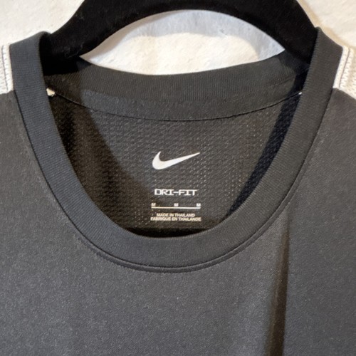 Nike Dri-FIT Women's Soccer Jersey T-Shirt Moisture Wicking Black White M - Picture 2 of 4