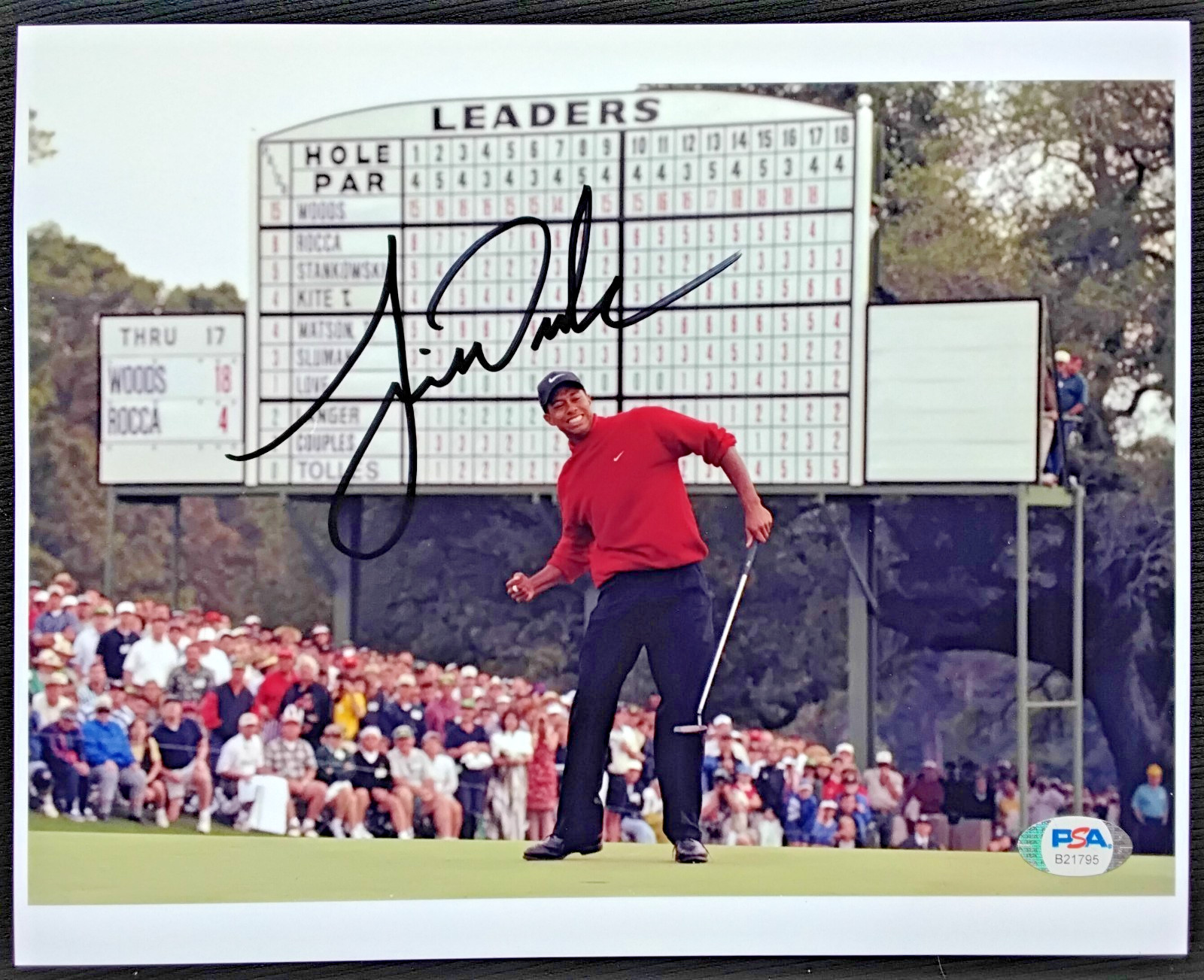 PSA Tiger Woods PSA/DNA Autographed 8x10 Signed 1997 Masters Golf Photo Auto COA view 3