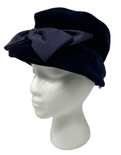 Vintage I. Magnin & Co. Navy Blue Velvet 40’s hat Similar Items to Navy Blue Wool Felt Church Hat Trimmed with  main image 3