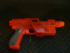 nerf poe dameron blaster