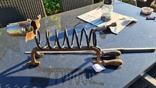 Hundeskulptur für Garten oder Terasse aus Schrott, Rostoptik