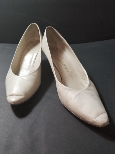 Caressa clásico para mujer Tacón Bajo Cuero Blanco Cáscara De Huevo bombas  zapato gastado 7 España | eBay