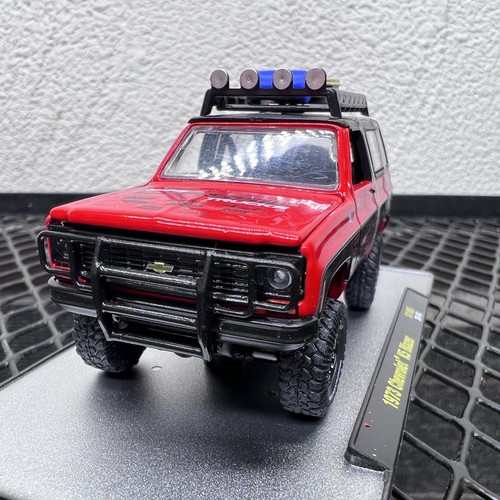 M2 1:64 1973 Chevrolet K5 Blazer S105 22-13 Collectible Car - Picture 5 of 14