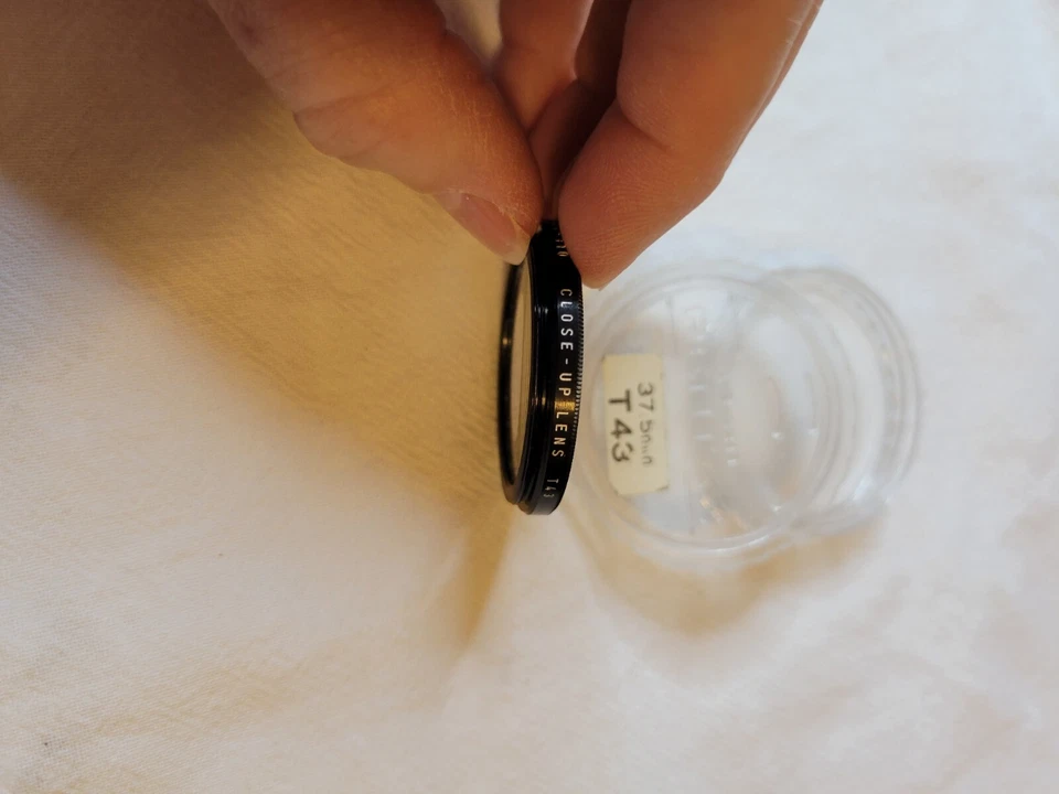 ASAHI PENTAX 37.5MM T43 CLOSE-UP LENS FOR PENTAX-110 w lids, case, Made in Japan - Image 4 of 4