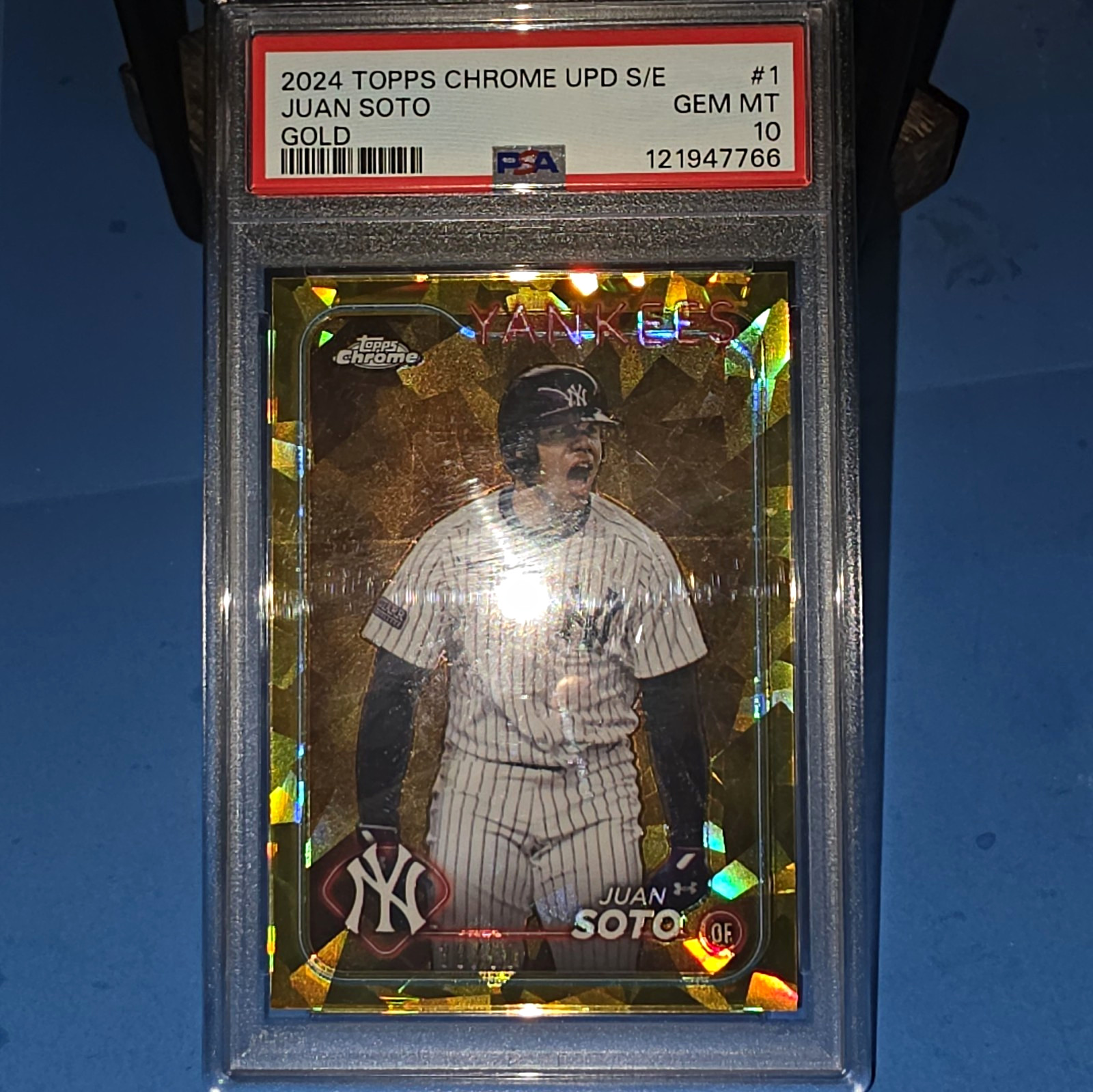 Topps 2024 Chrome Update Sapphire Juan Soto USCS1 Gold /50 Yankees PSA 10 view 2