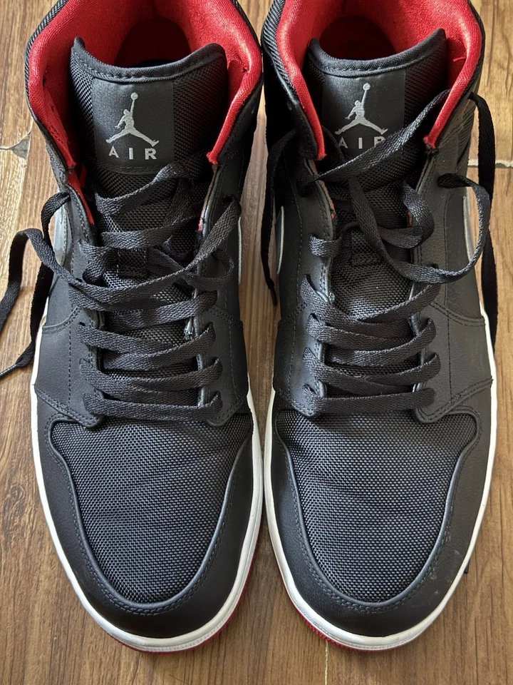 Nike Air Jordan 1 Mid Negro Fresco Gris Gimnasio Rojo Tenis Talla 16 554724-004 Foto 2 de 4