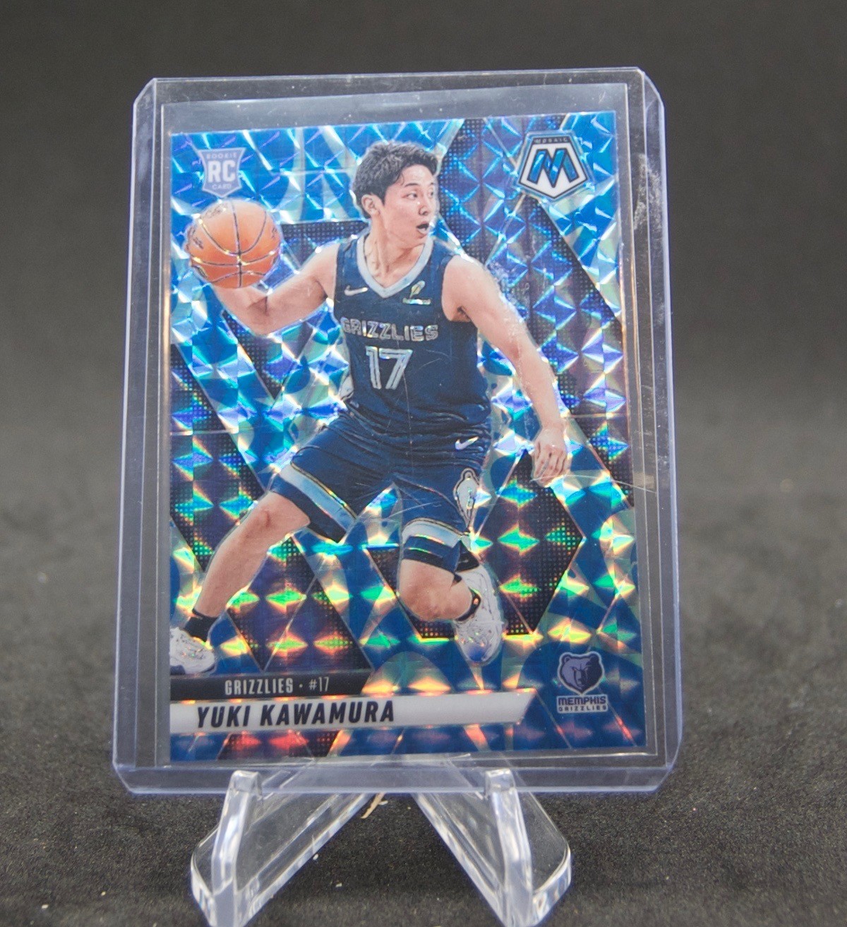2024-25 Panini Mosaic #209 Yuki Kawamura Reactive Blue Mosaic