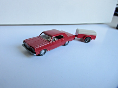 Wiking 1:87 Chevrolet Malibu (22m) mit Anhänger !!!