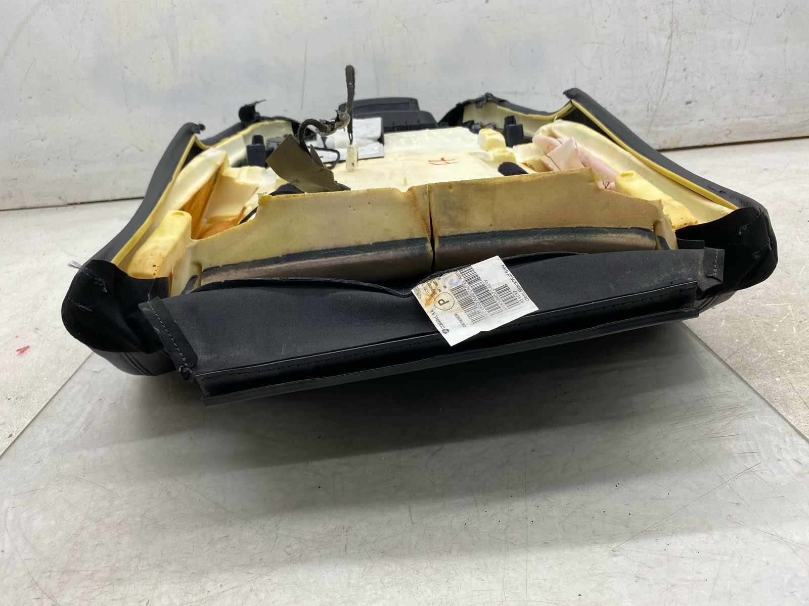 2020-2025 ASTON MARTIN DBX FRONT RIGHT PASS UPPER HEATED & VENTED SEAT CUSHION