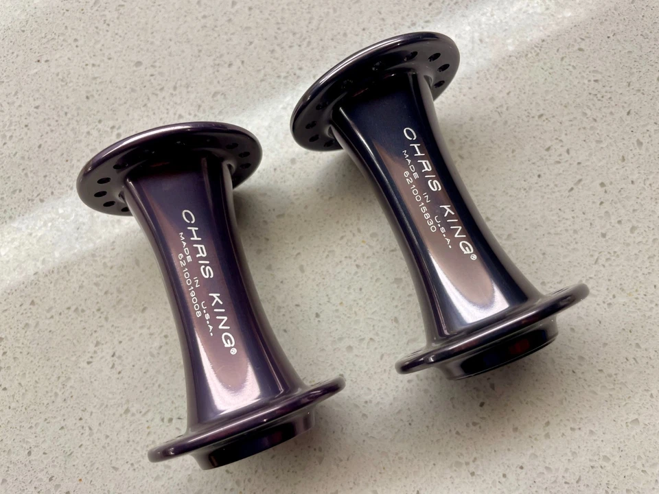 Saleros y pimenteros Chris King Components, color estaño, juego de bujes delanteros R45 Foto 3 de 4