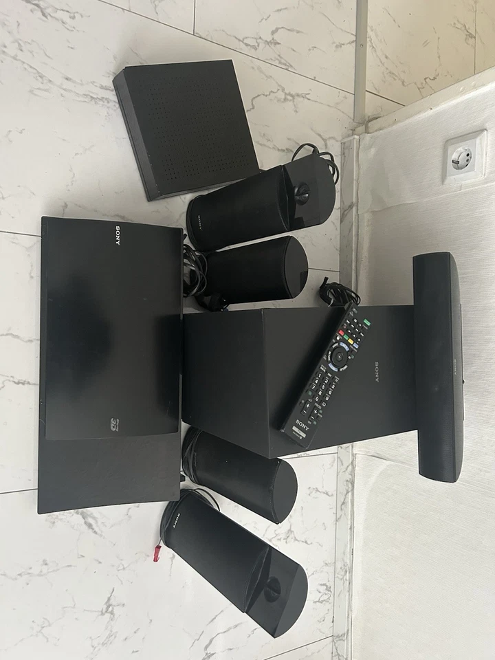 Sony Heimkinoanlage BDV-N790W mit Subwoofer, 4 Lautsprechern & Verstärker - Bild 2 von 4
