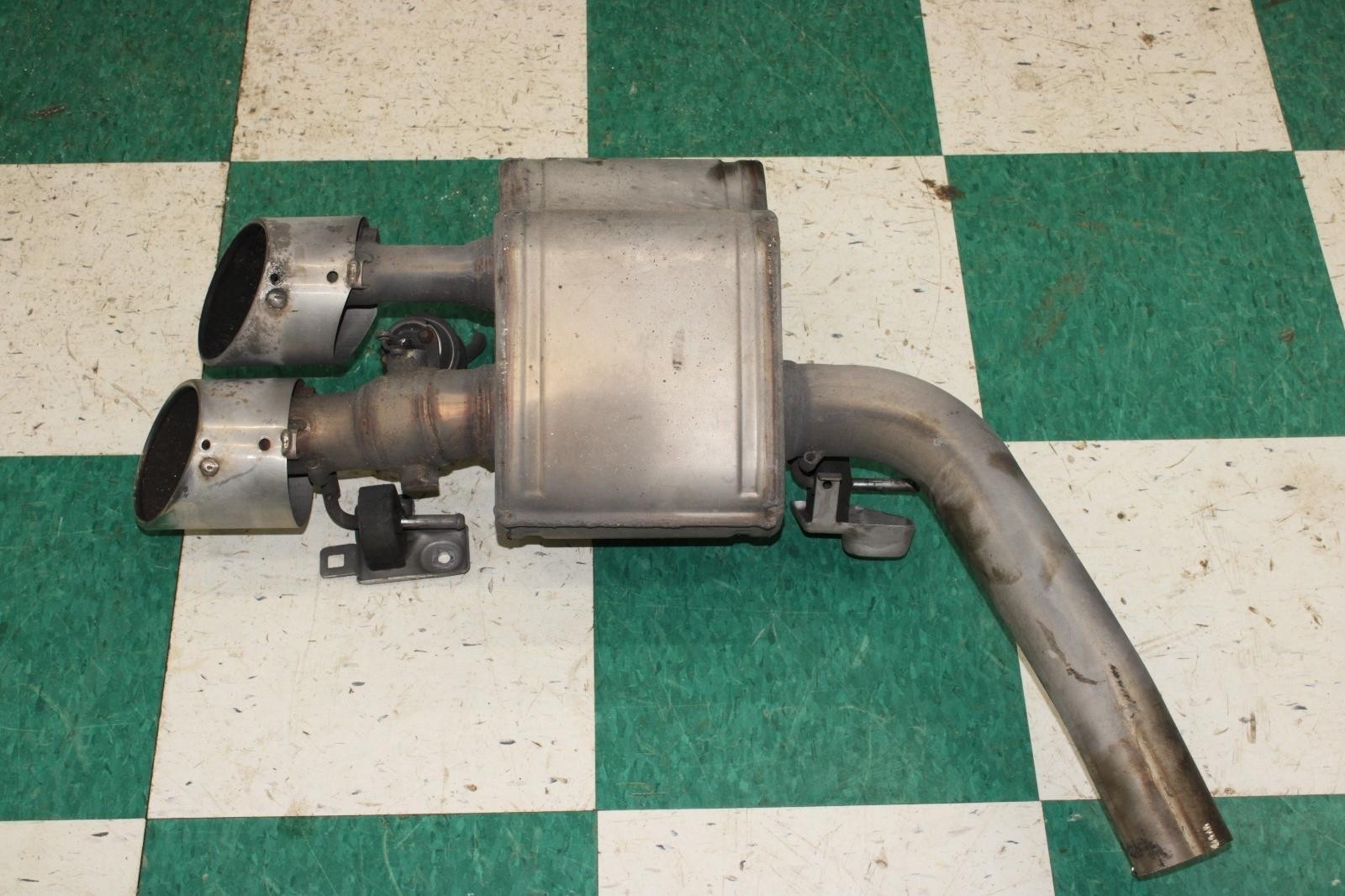 14-21 MASERATI GHIBLI Exhaust System Right RH Passenger Side Muffler Dual Tip OE