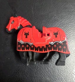 Lego- Lot Of 2- 1 Horse Armored Red Barding From Set 70402 Gatehouse Raid