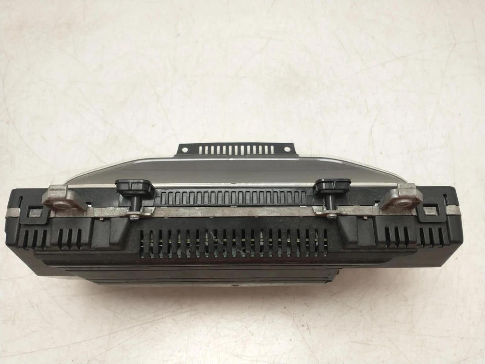 2021 VOLVO V60 2.0L Petrol Speedometer Speedo Clocks 36013031 24000 Miles - Image 4 of 4