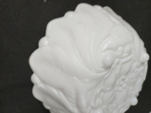 Vintage Milk White Glass Bowl Leaf Ruffled Embossed White Serving Bowl WOW - Picture 12 of 15