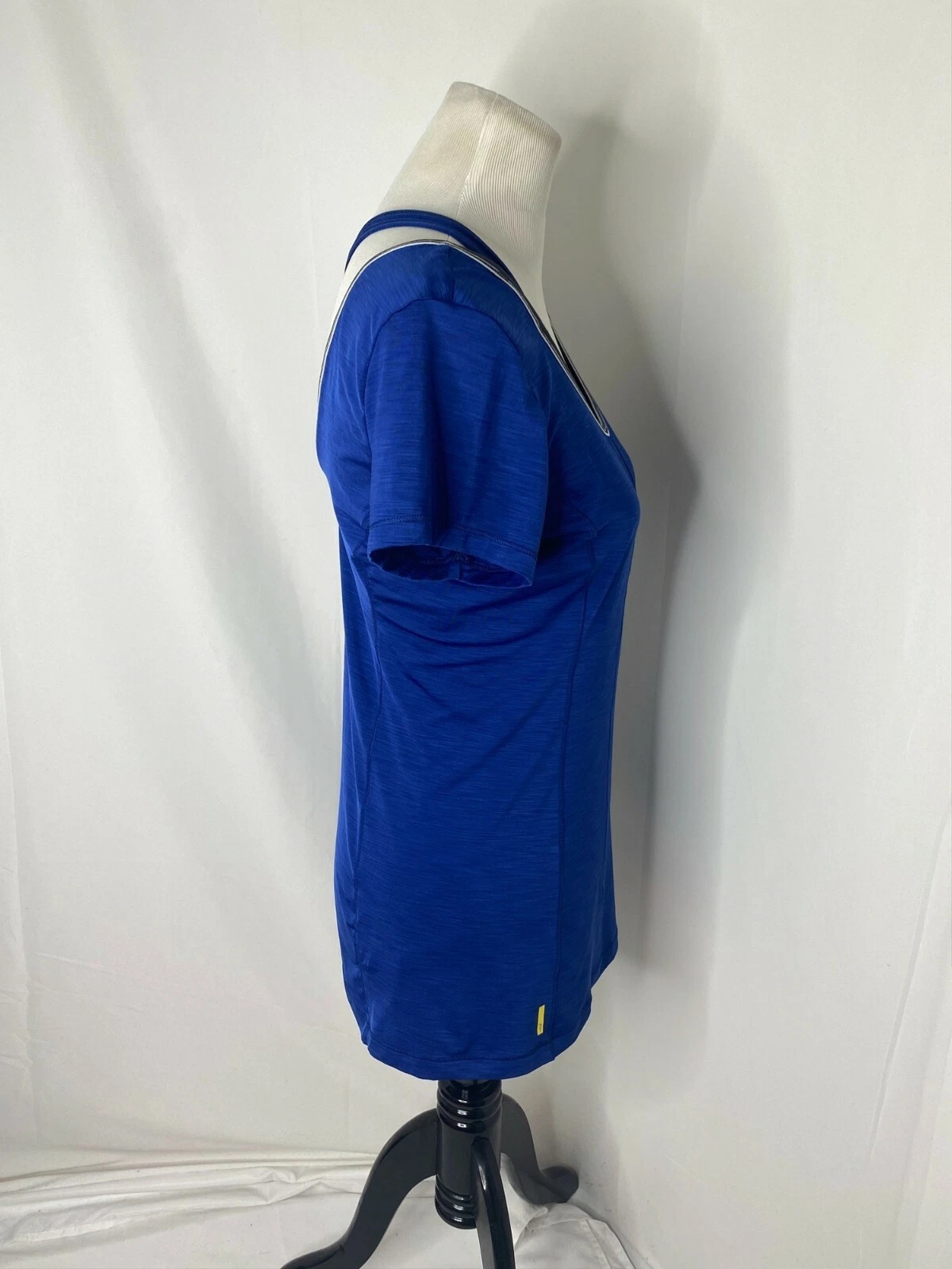 lole short sleeve open back scoop neck athletic shirt