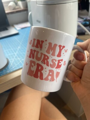 In My Nurse Era - 11 Unzen Kaffeebecher - Taylor Swift - Eras Tour - UK-Verkäufer