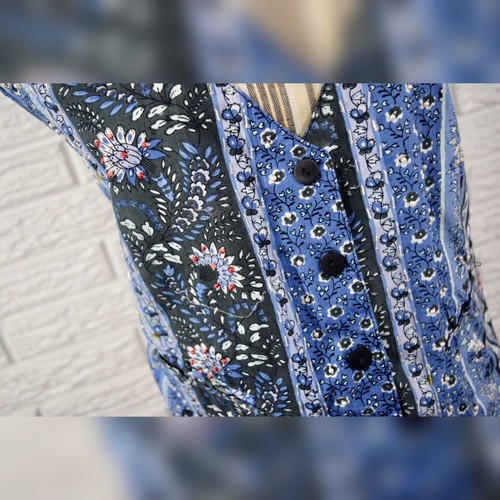 Chaleco Floral Vintage AJ Azul Blanco Negro Cuentas Talla Mediana - Imagen 4 de 8